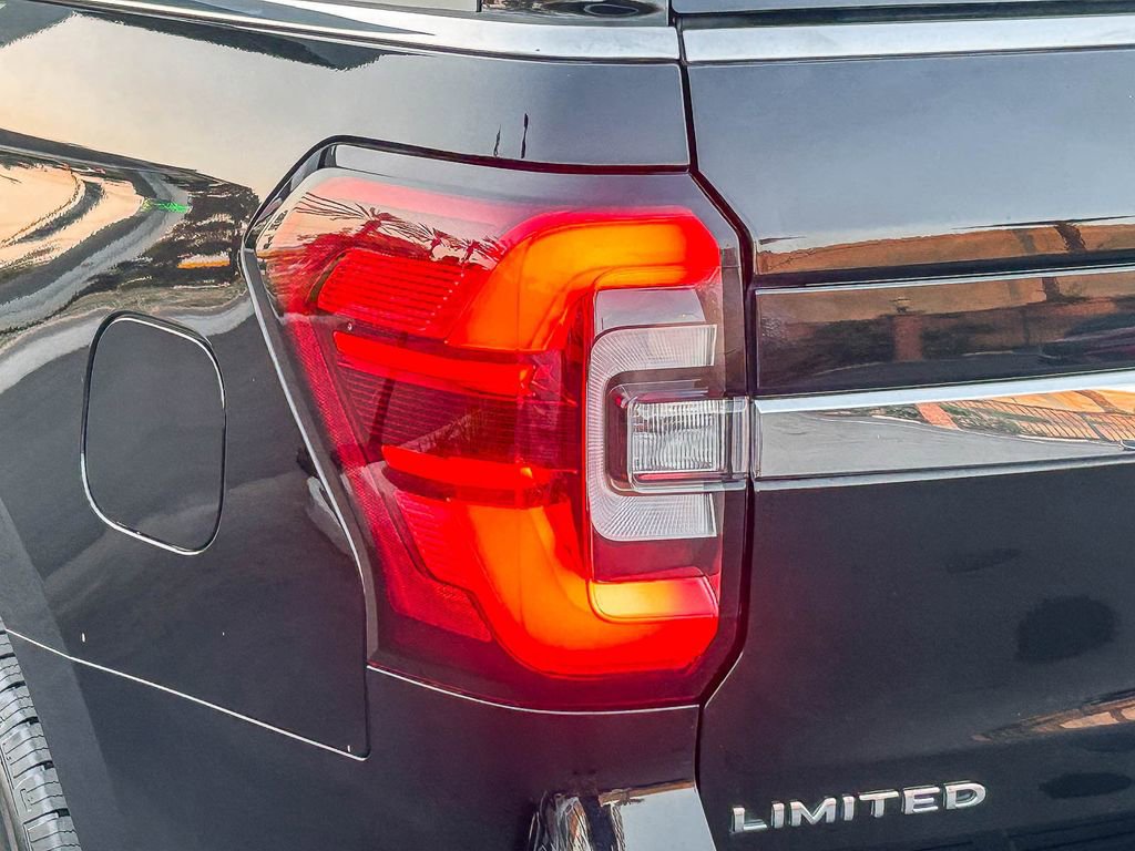 Used 2023 Ford Expedition Limited AWD/4WD image 11