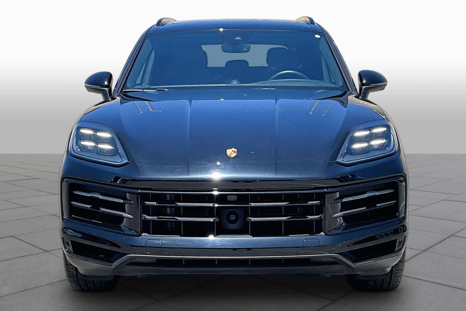 Used 2024 Porsche Cayenne AWD/4WD image 4