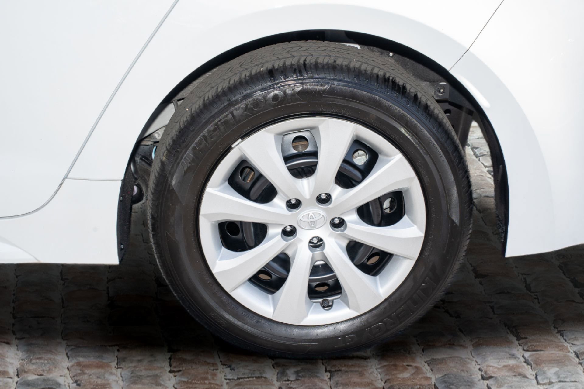 Used 2024 Toyota Corolla LE image 38