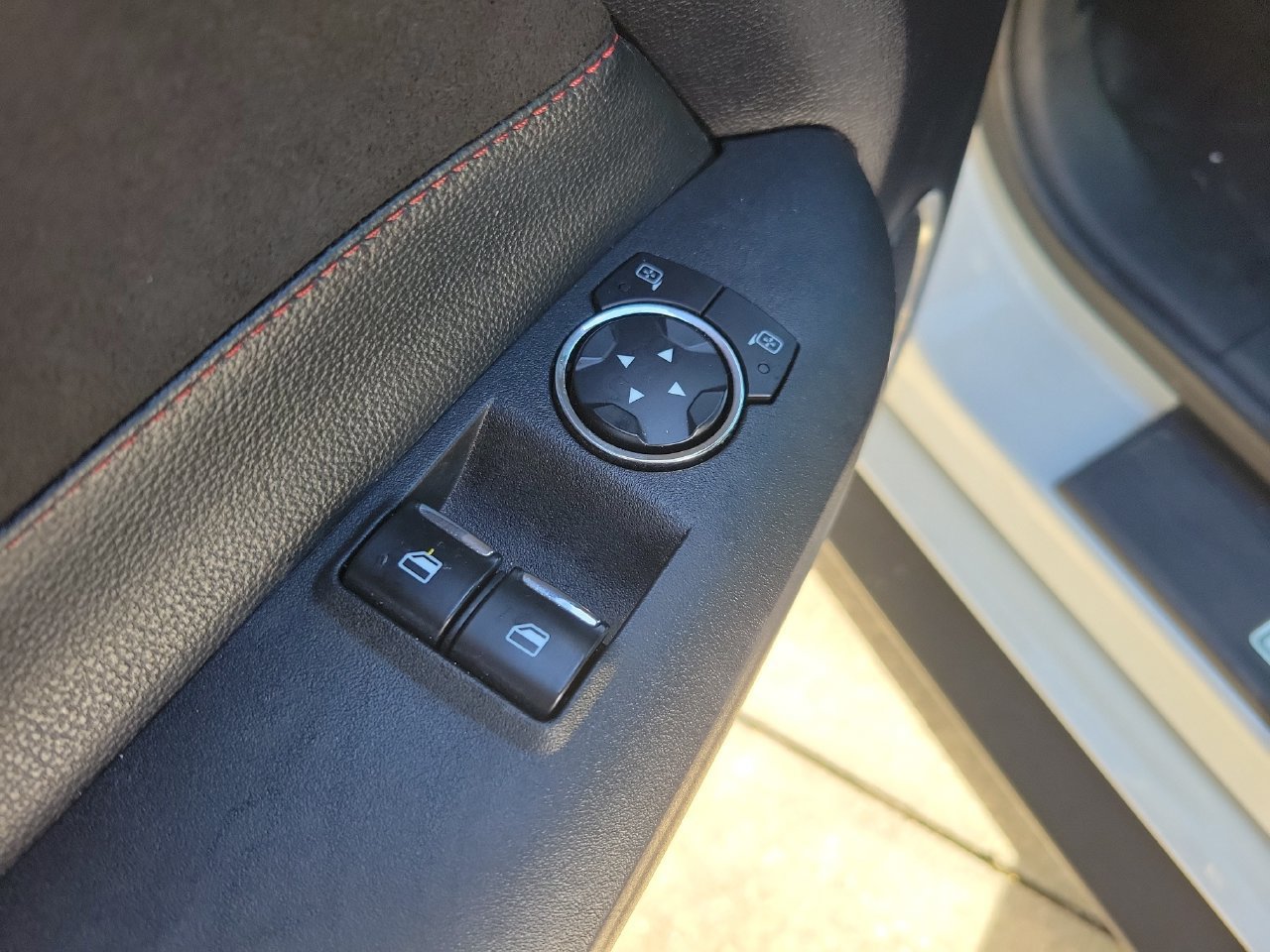 Used 2017 Ford Mustang GT Premium RWD image 9