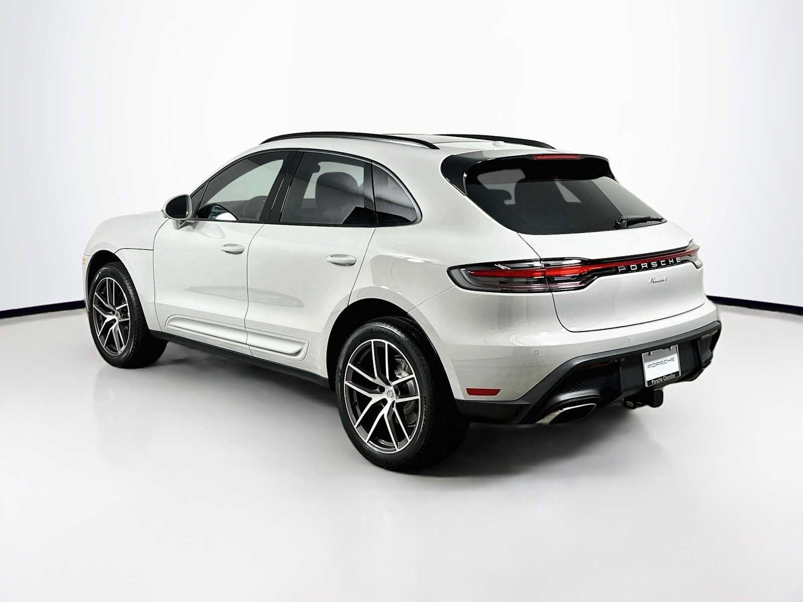 New 2026 Porsche Macan AWD/4WD image 3
