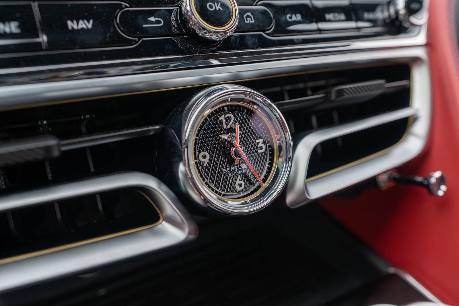 New 2025 Bentley Flying Spur Plug-In Hybrid image 32