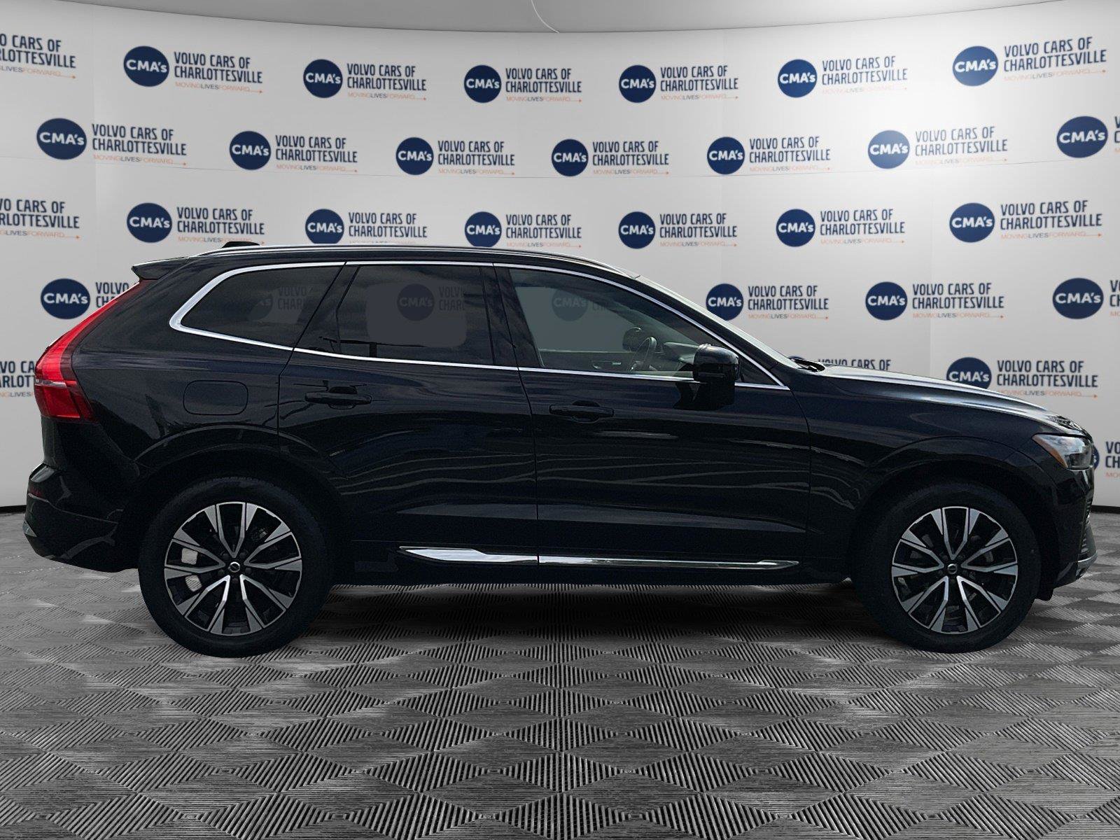 Used 2023 Volvo XC60 B5 Plus AWD/4WD image 6