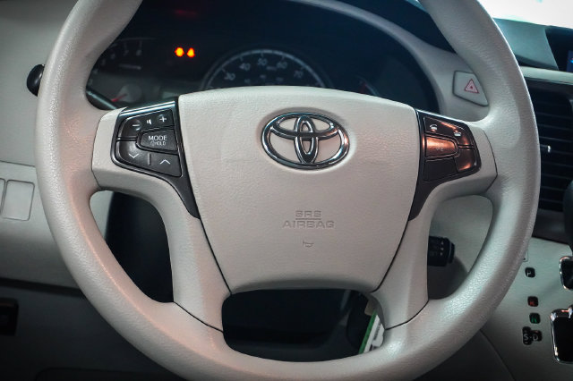 Used 2014 Toyota Sienna LE FWD image 13