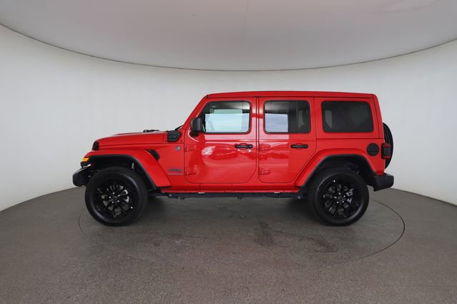 Used 2025 Jeep Wrangler Unlimited Sahara w/ Safety Group AWD/4WD image 10
