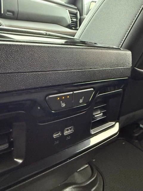 Used 2024 GMC Sierra 1500 AT4 w/ Technology Package AWD/4WD image 36