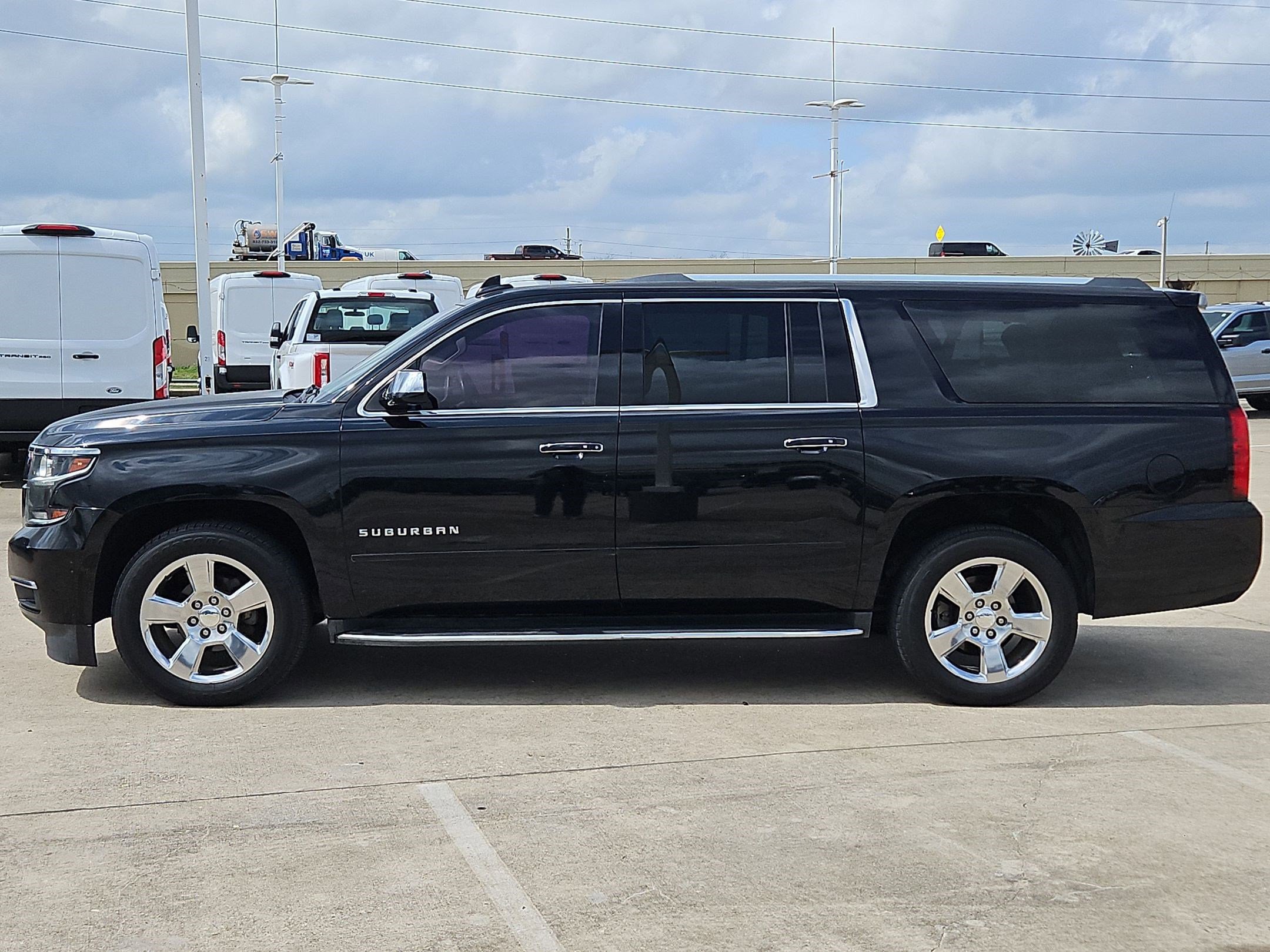 Used 2017 Chevrolet Suburban Premier image 7