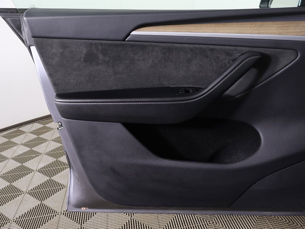 Used 2024 Tesla Model Y Performance AWD/4WD image 25