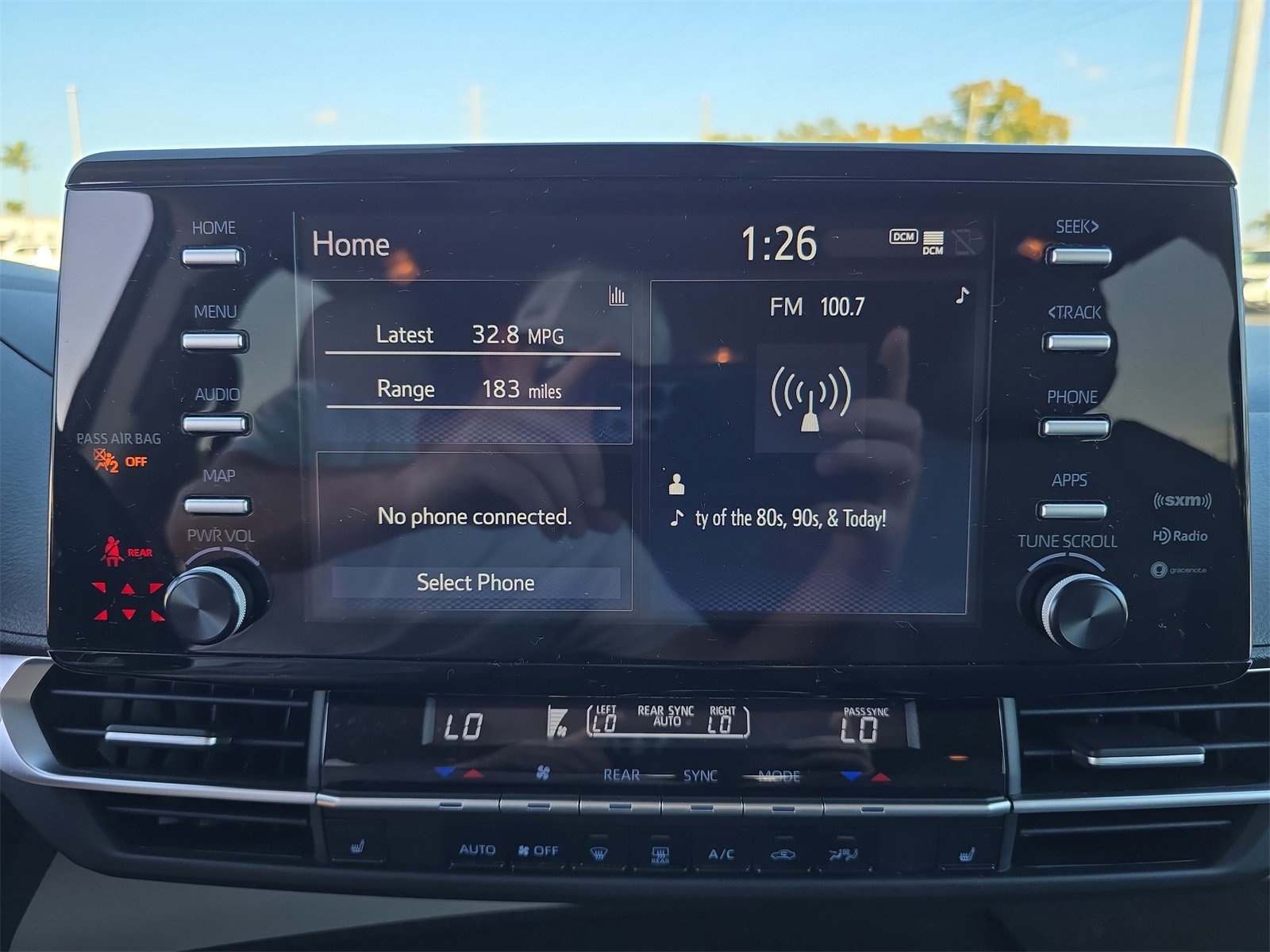 Used 2024 Toyota Sienna XLE image 18