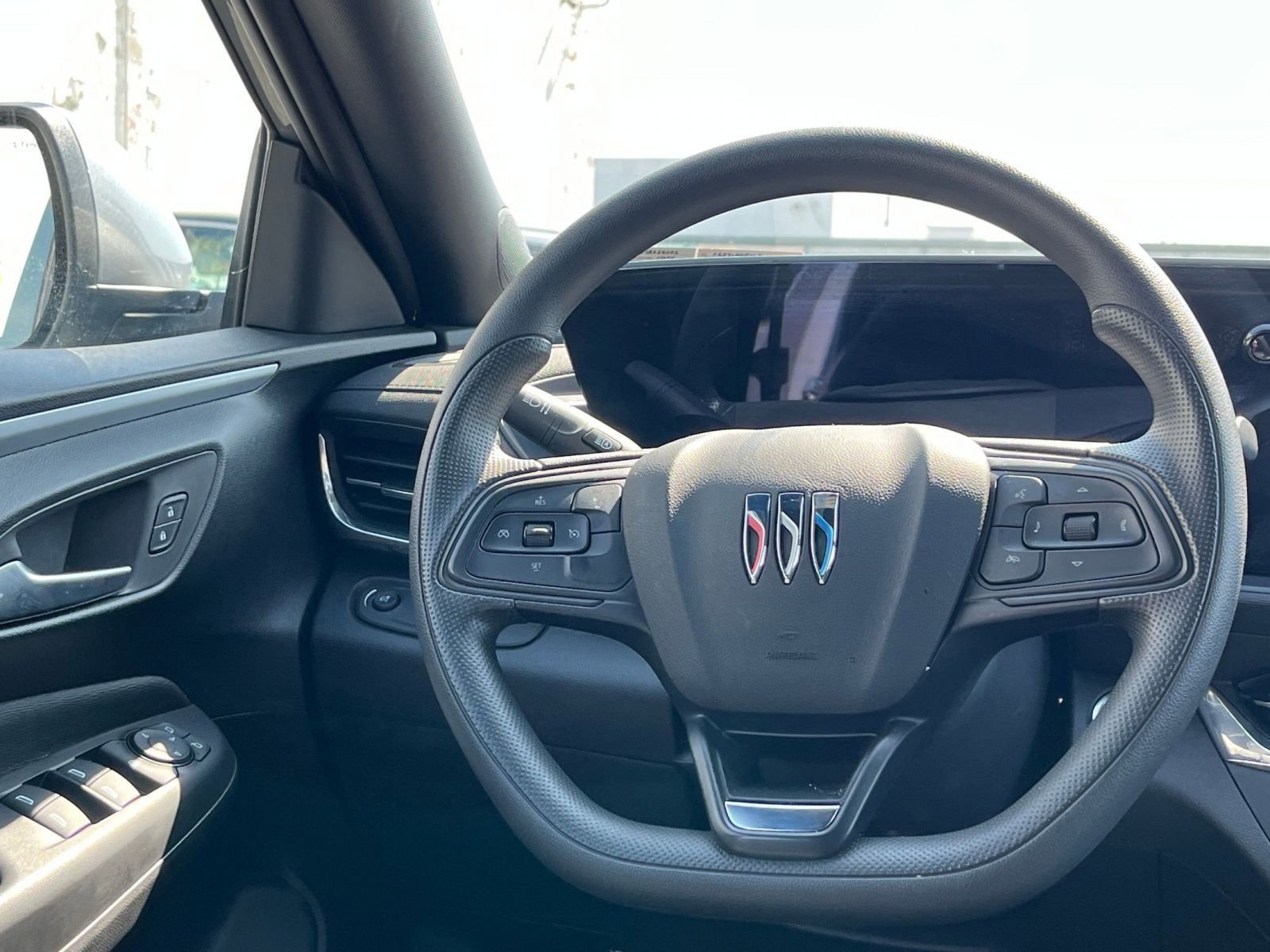 Used 2025 Buick Envista Preferred image 28