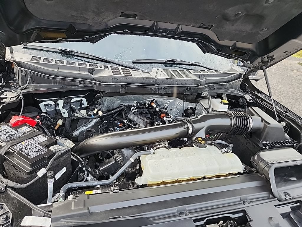 Used 2025 Ford F150 Lariat w/ Equipment Group 501A Mid AWD/4WD image 11