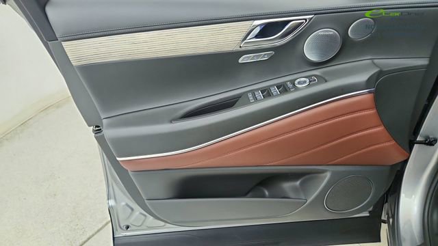 Used 2025 Genesis GV80 3.5T Prestige image 36