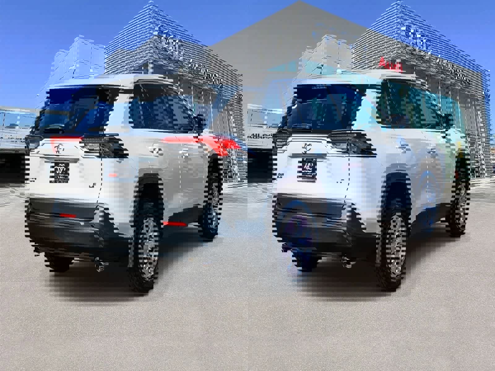 Used 2024 Toyota RAV4 LE image 4