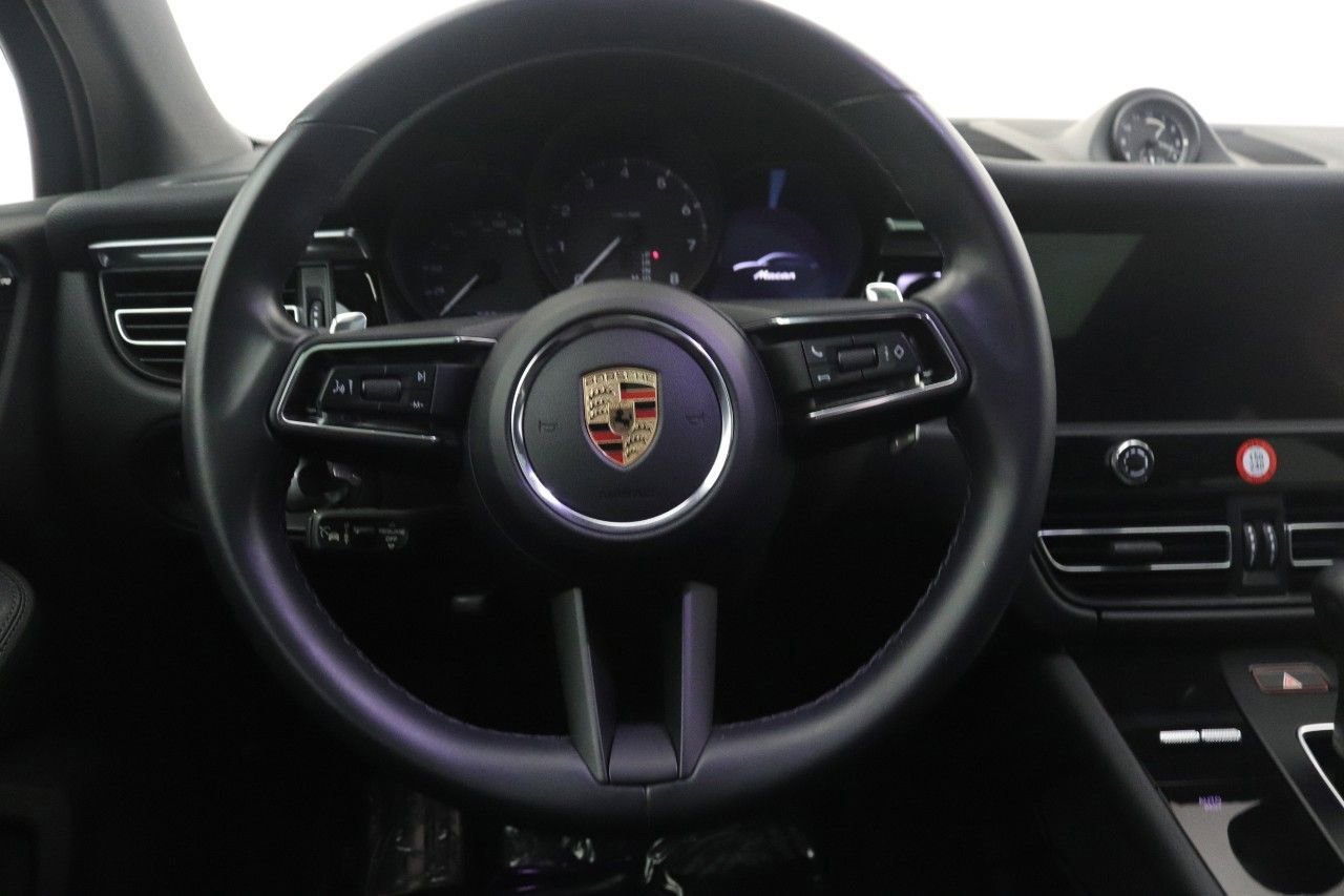 Used 2023 Porsche Macan Turbo image 10