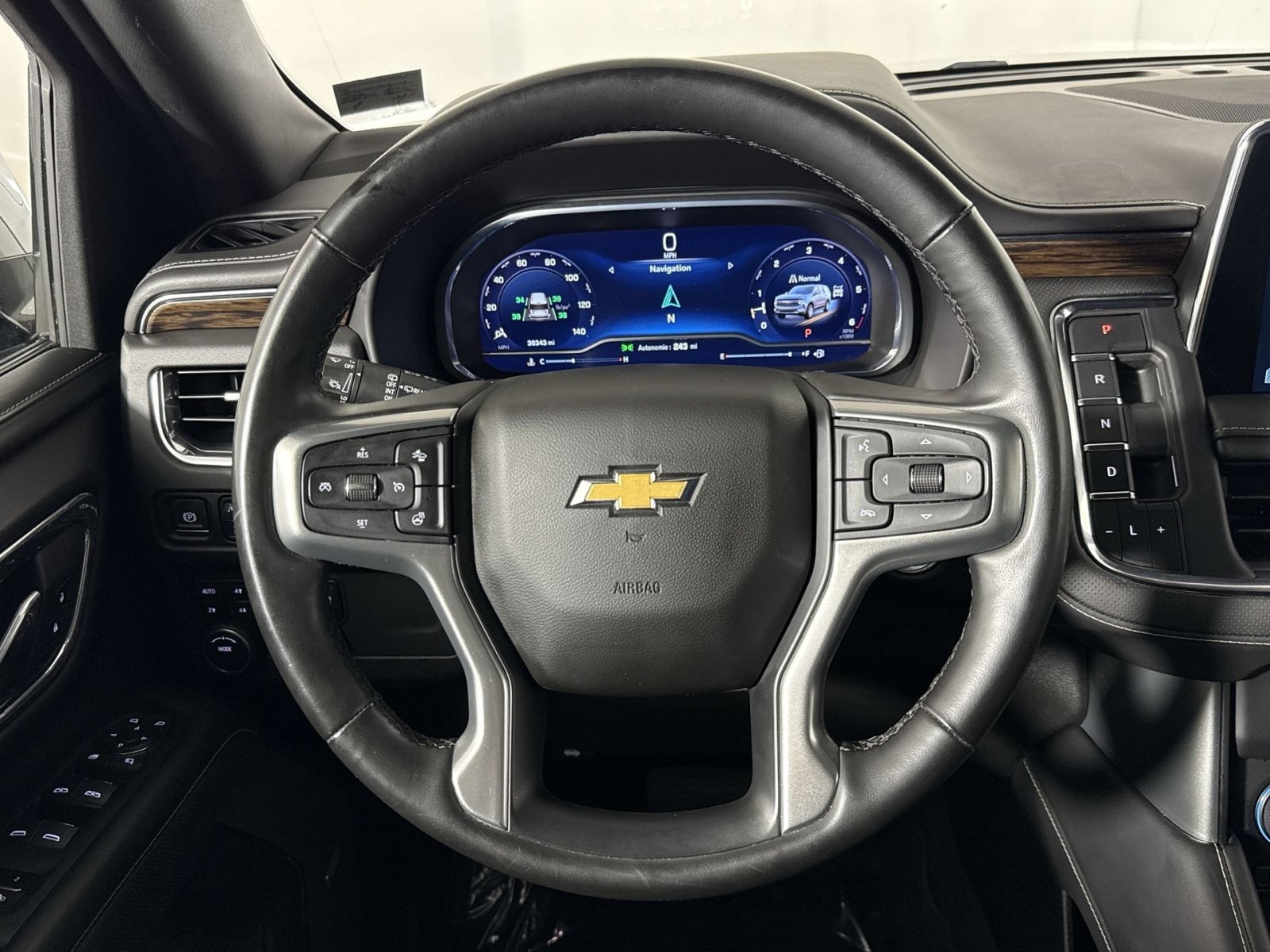 Used 2023 Chevrolet Tahoe Premier AWD/4WD image 16
