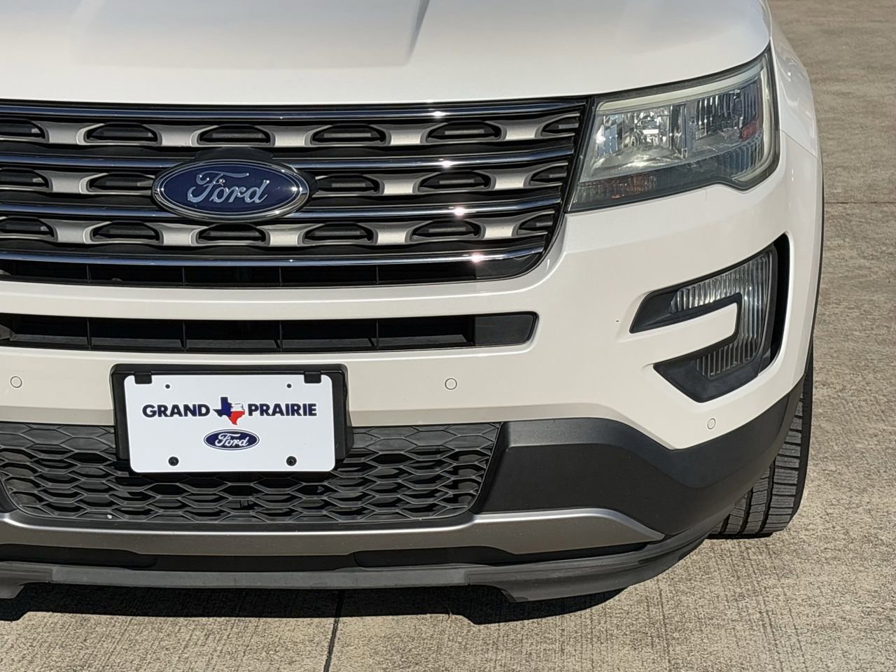 Used 2016 Ford Explorer XLT w/ Equipment Group 202A image 10