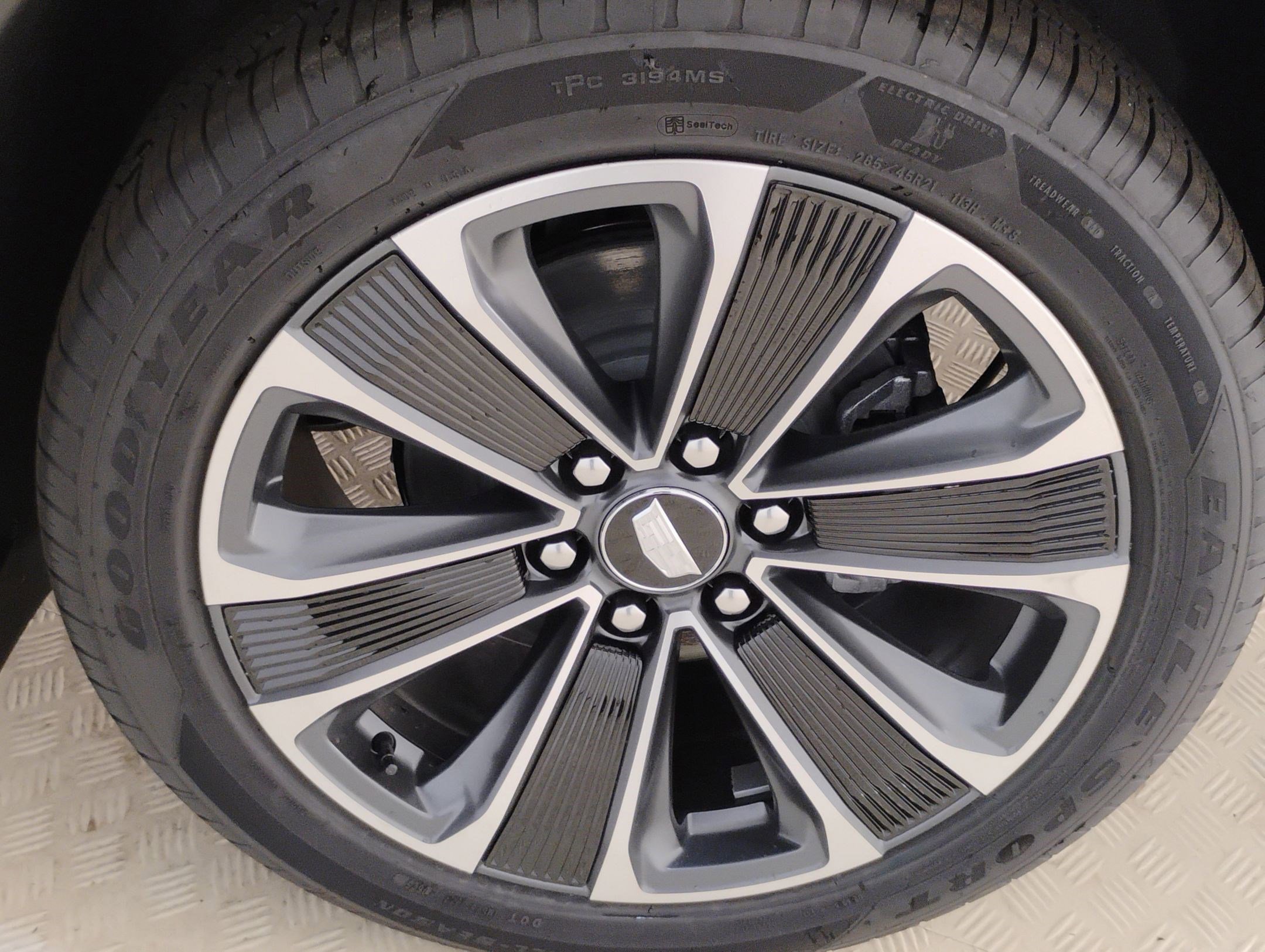 New 2026 Cadillac Vistiq Sport w/ LPO, Floor Liner Package image 34