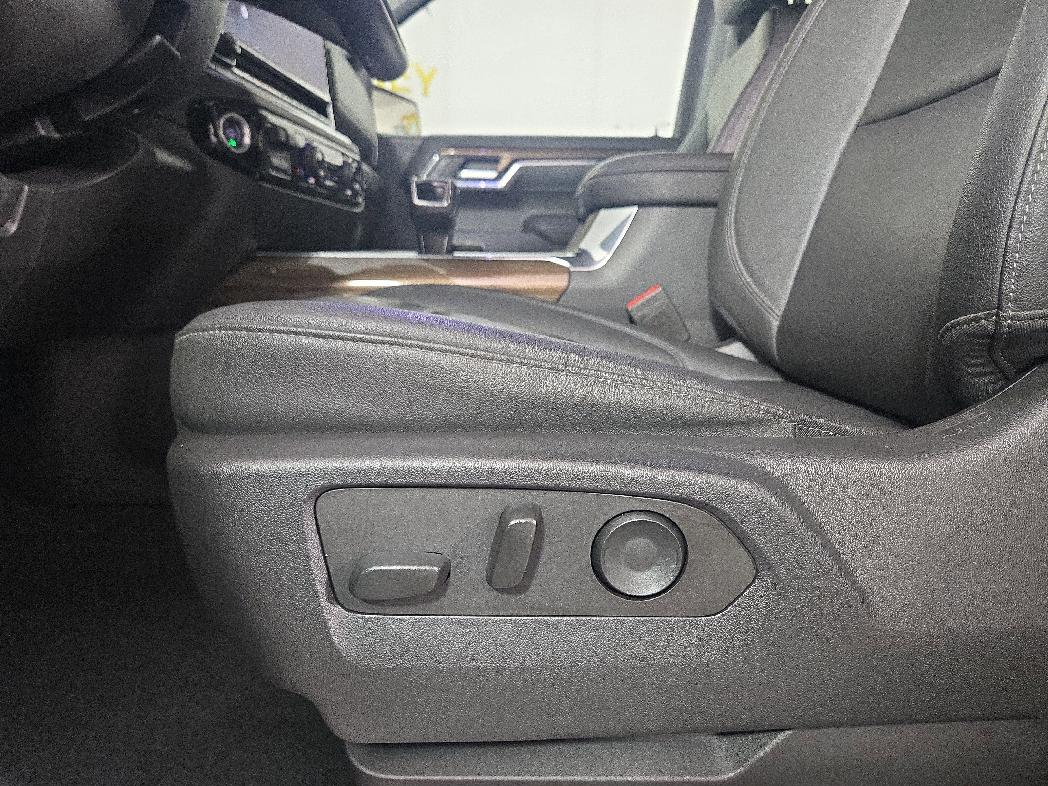 Certified 2022 Chevrolet Silverado 1500 LT Trail Boss w/ LT Trail Boss Premium Package image 30