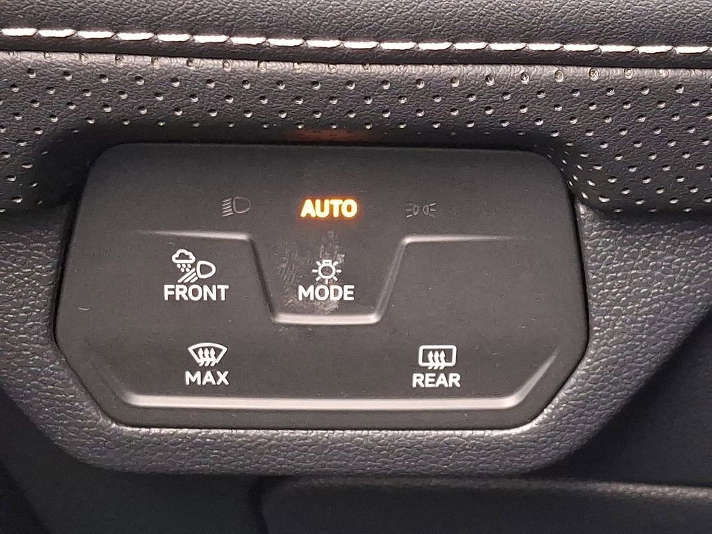 Used 2024 Volkswagen Atlas SE image 15