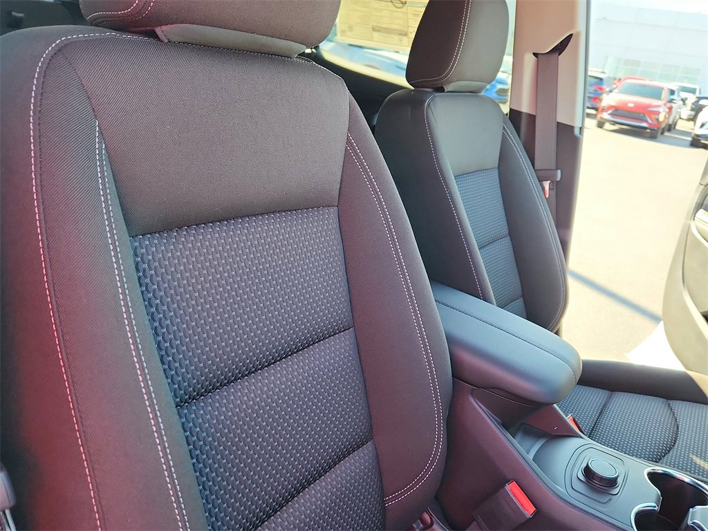 New 2024 GMC Terrain SLE image 24