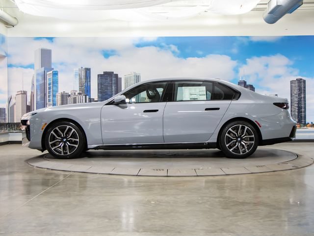 Used 2026 BMW 740i xDrive AWD/4WD image 6