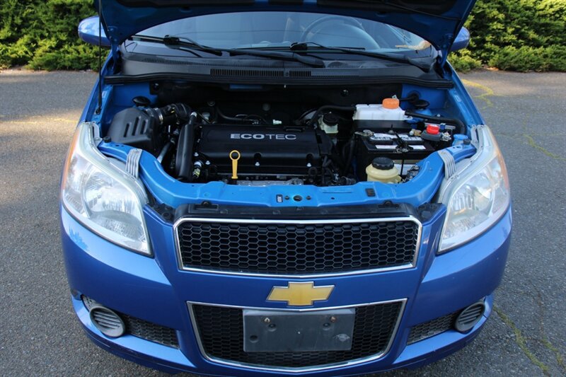Used 2010 Chevrolet Aveo5 LS FWD image 19