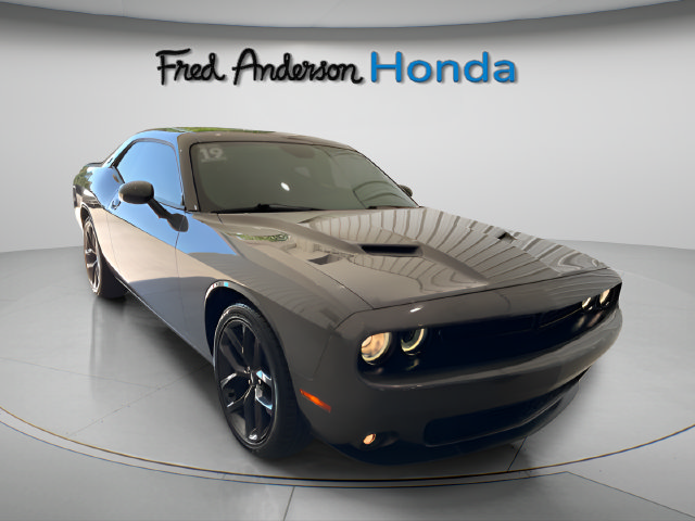 Used 2019 Dodge Challenger SXT w/ Blacktop Package RWD image 4