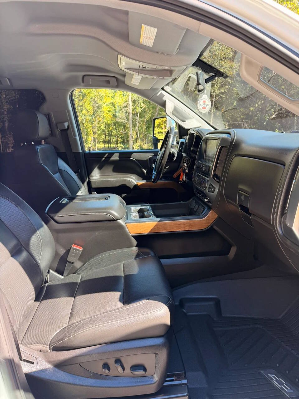 Used 2019 Chevrolet Silverado 2500 LTZ w/ Duramax Plus Package AWD/4WD image 27