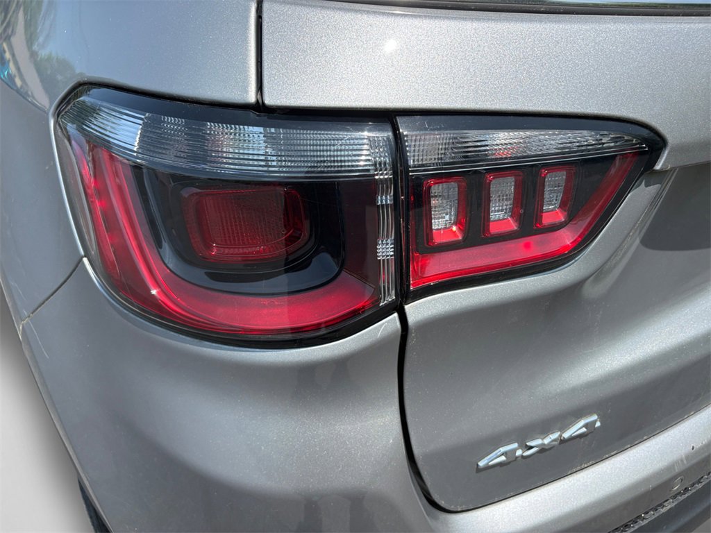 Certified 2022 Jeep Compass Limited image 21