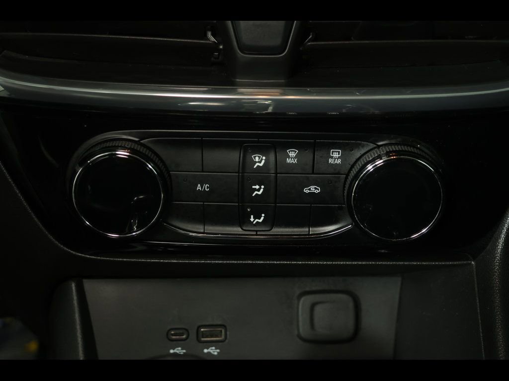 Used 2024 Buick Encore GX Sport Touring image 24