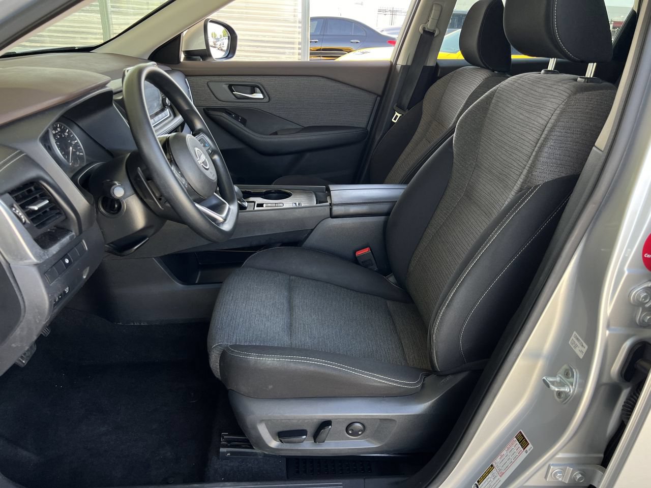 Used 2023 Nissan Rogue SV FWD image 19