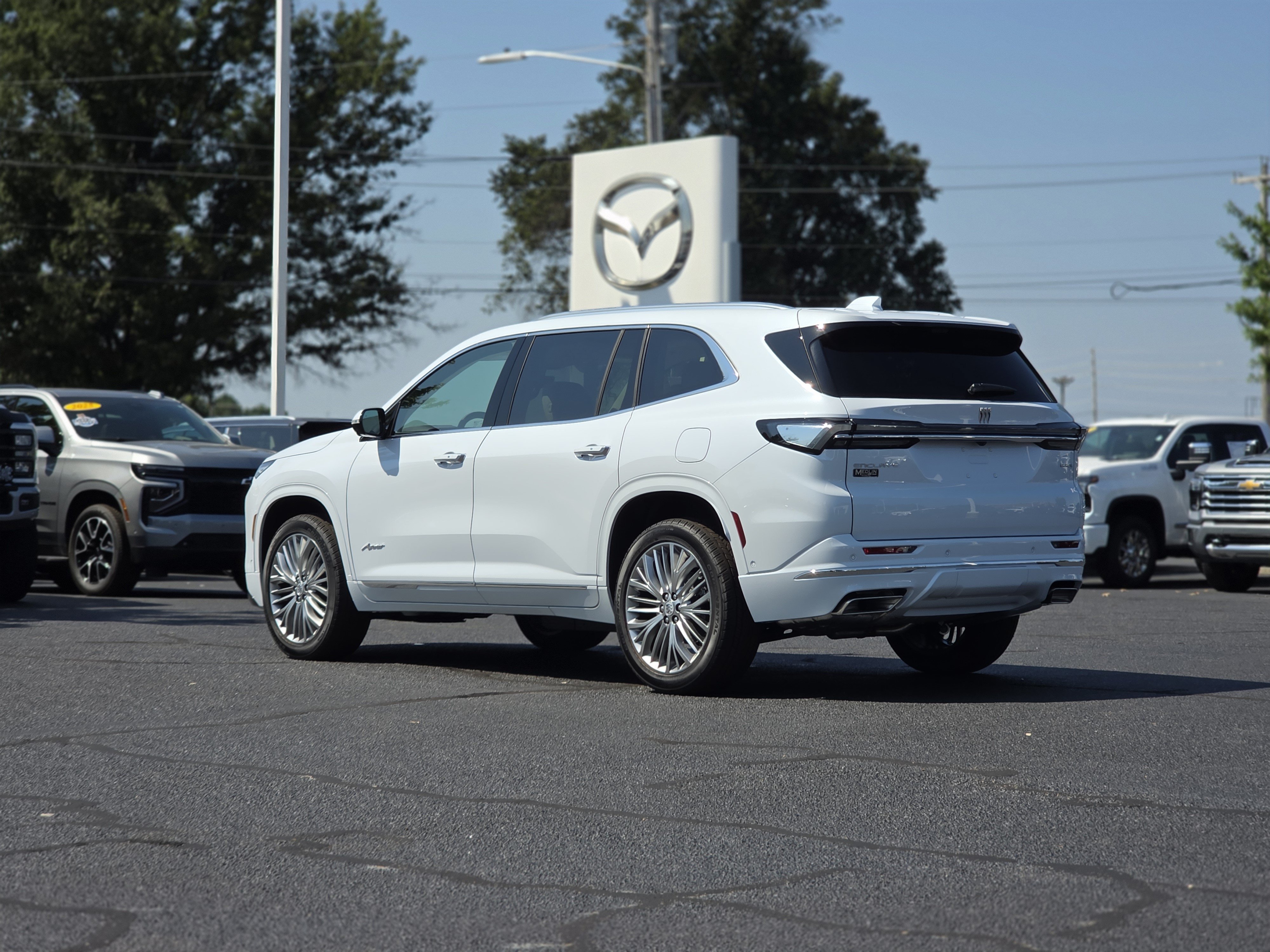 New 2027 Buick Enclave Avenir FWD image 5