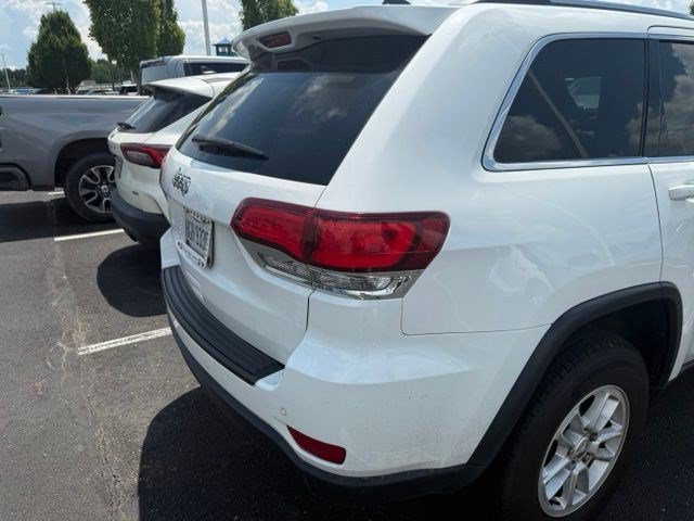 Used 2020 Jeep Grand Cherokee Laredo AWD/4WD image 11