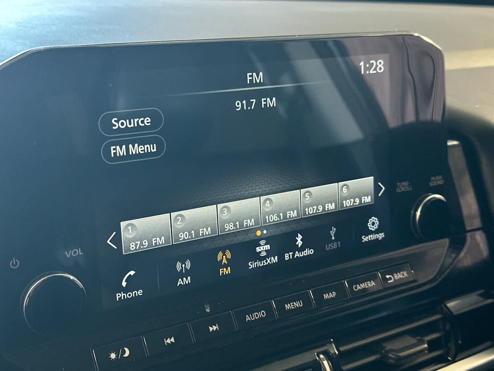 Used 2024 Nissan Pathfinder SL w/ SL Premium Package FWD image 20