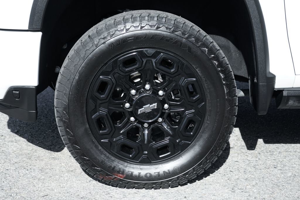 Used 2022 Chevrolet Silverado 2500 LTZ w/ LTZ Plus Package AWD/4WD image 46