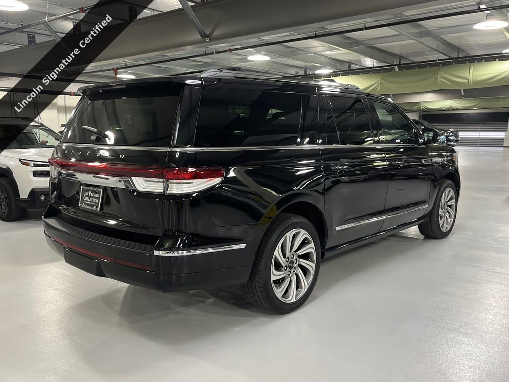 Used 2023 Lincoln Navigator L Reserve image 2