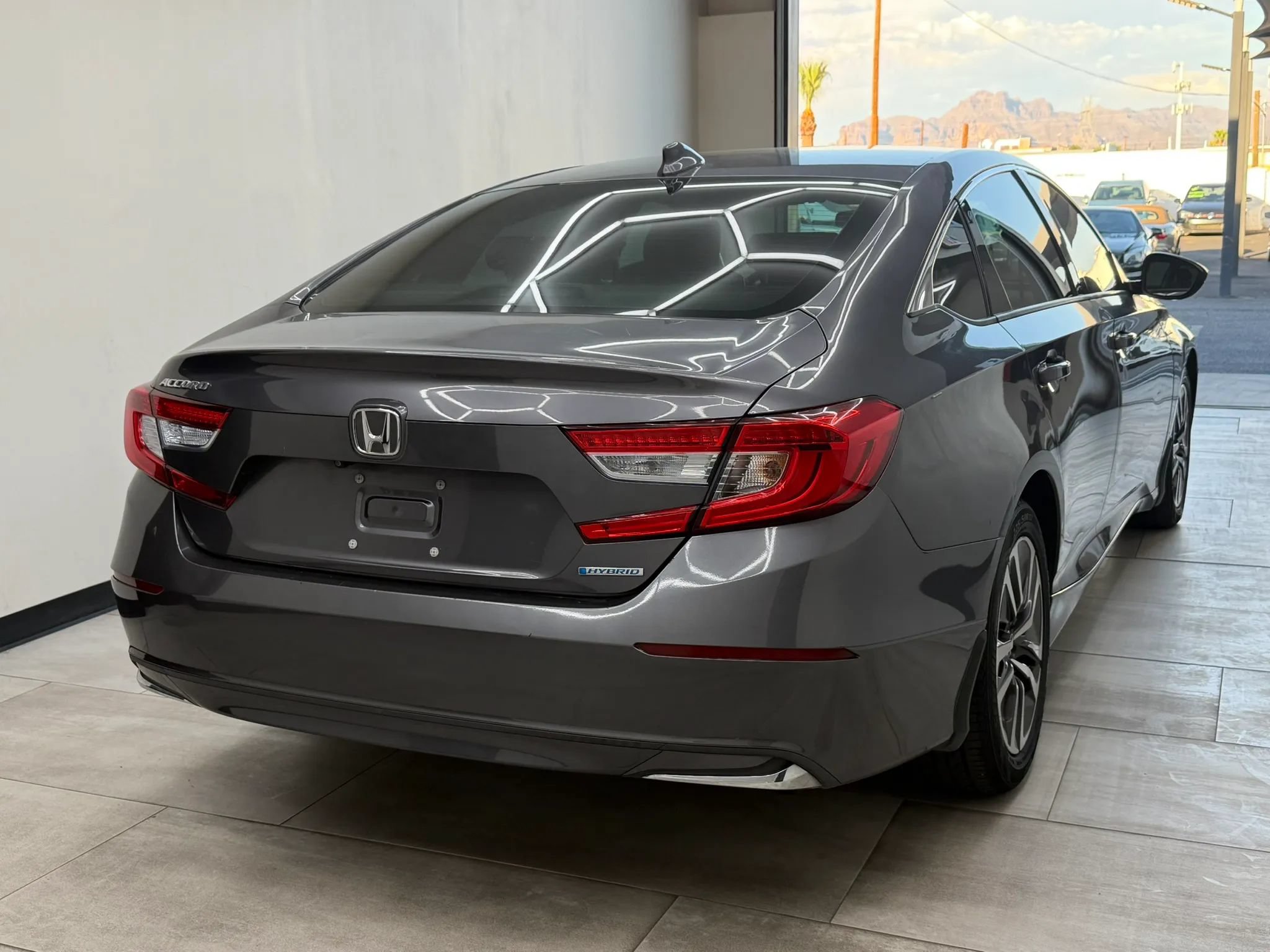 Used 2019 Honda Accord Hybrid image 9