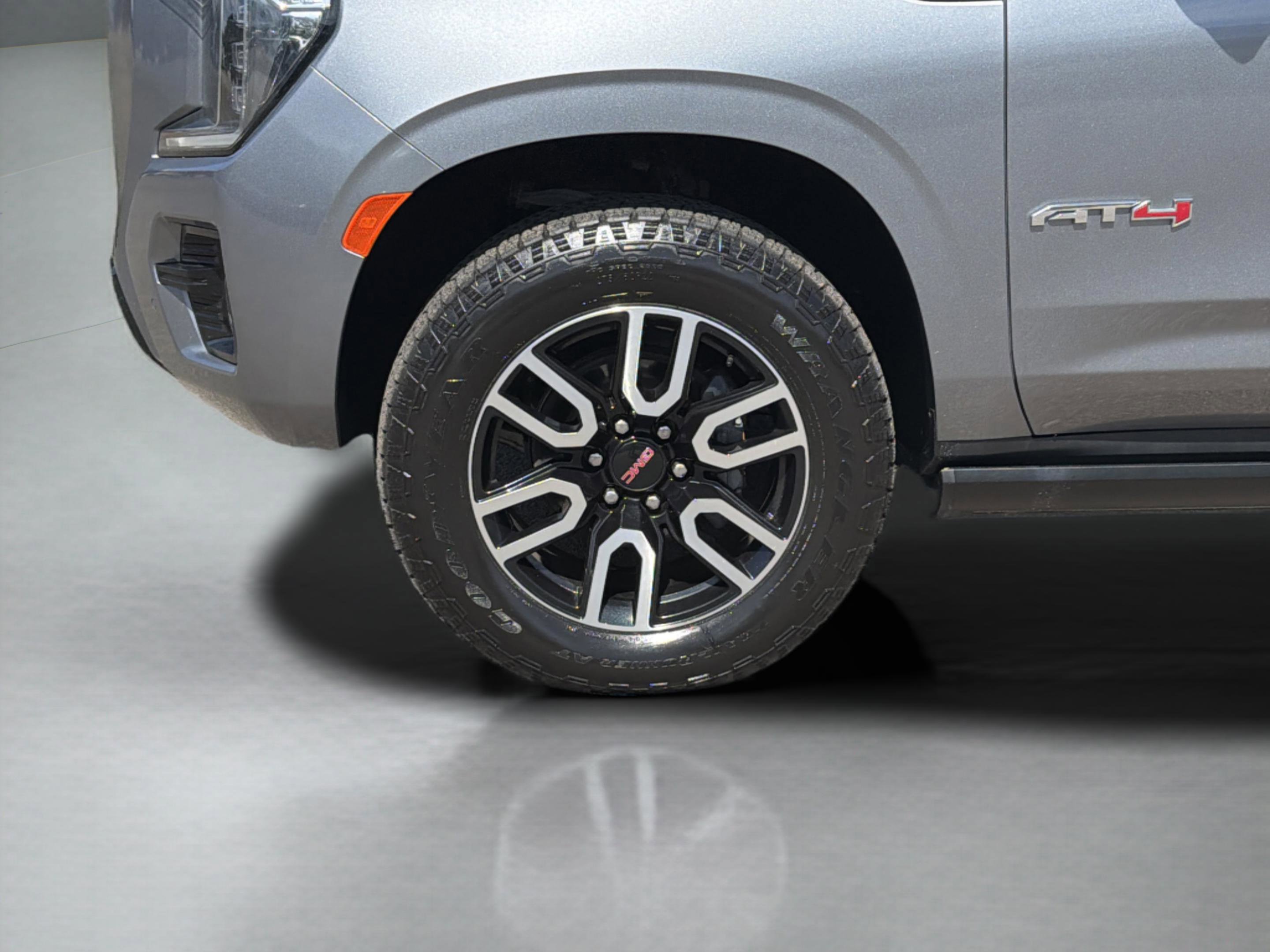 Used 2021 GMC Yukon XL AT4 w/ AT4 Premium Plus Package image 9