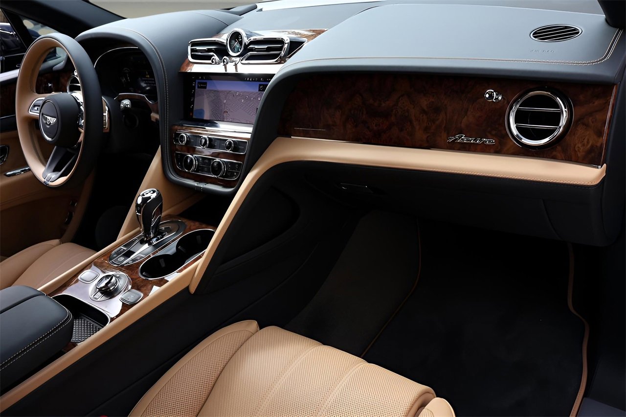 New 2025 Bentley Bentayga Extended Wheelbase image 2