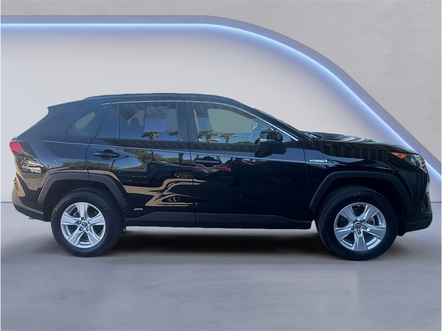 Used 2019 Toyota RAV4 LE w/ Carpet Mat Package AWD/4WD image 7