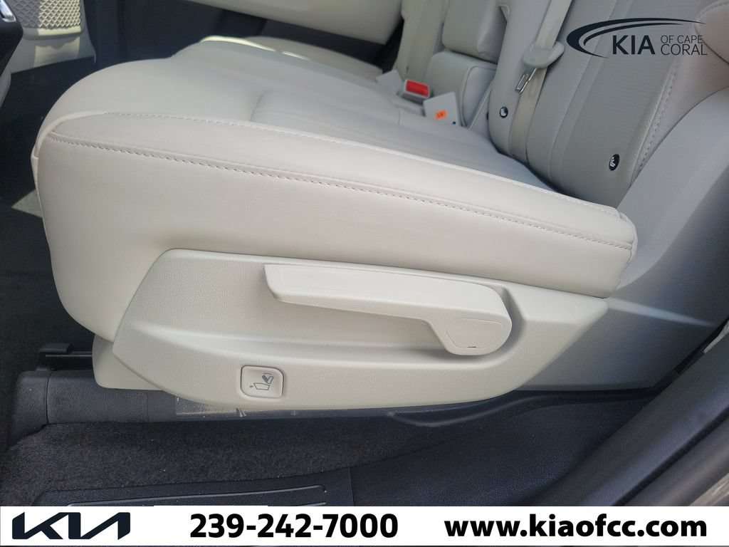 Certified 2026 Kia Sorento EX FWD image 15