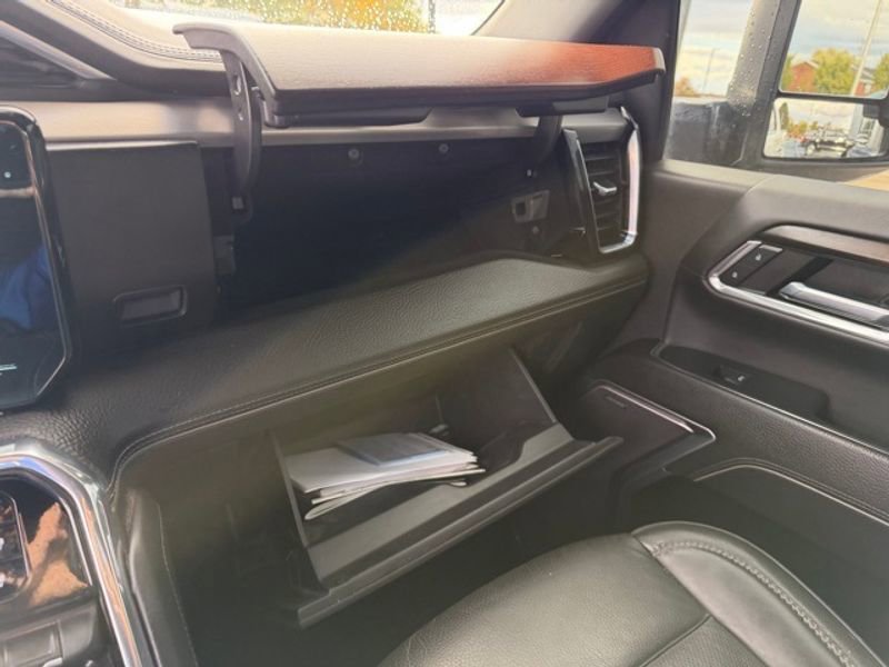 Used 2024 GMC Sierra 3500 Denali w/ Denali Reserve Package image 13