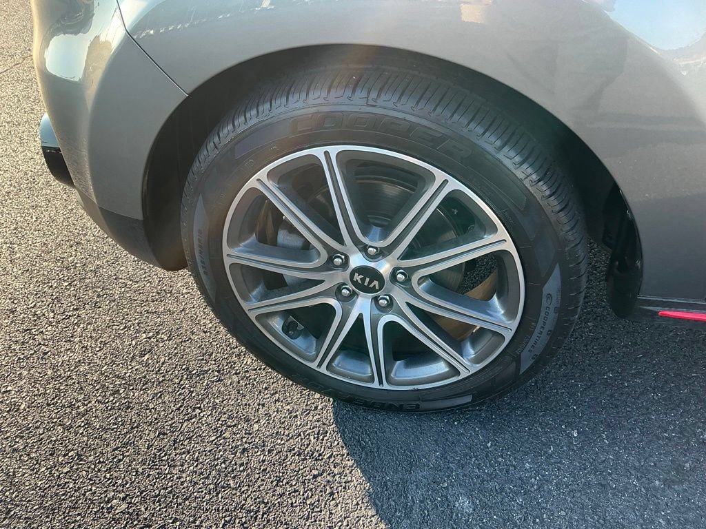 Used 2017 Kia Soul ! w/ Tech Package FWD image 13