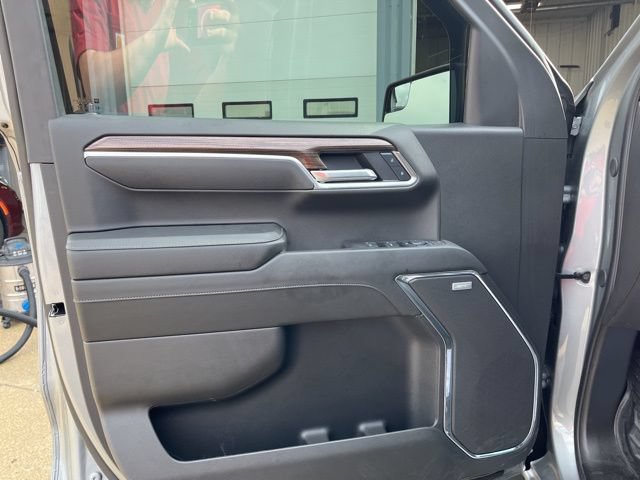 Used 2025 Chevrolet Silverado 1500 LT Trail Boss w/ Convenience Package II AWD/4WD image 10