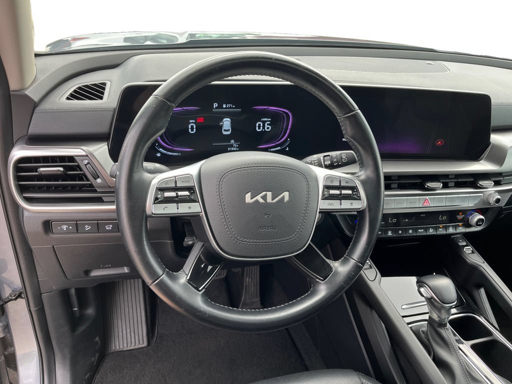 Used 2025 Kia Telluride S FWD image 12