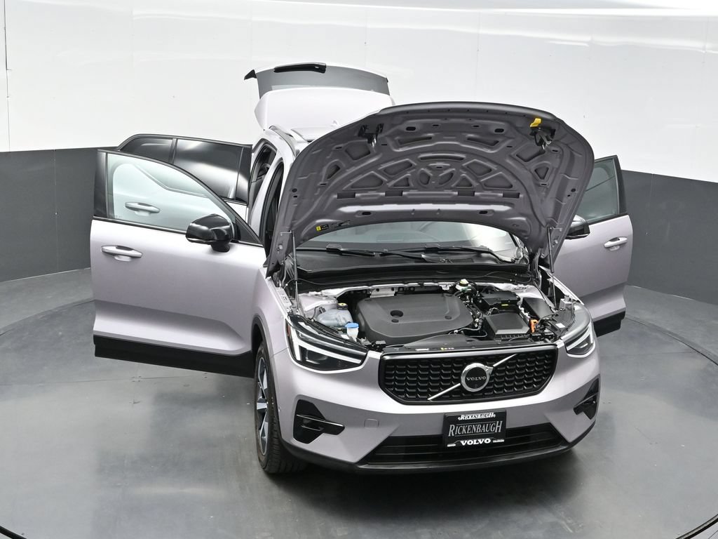 Used 2026 Volvo XC40 B5 Plus AWD/4WD image 33