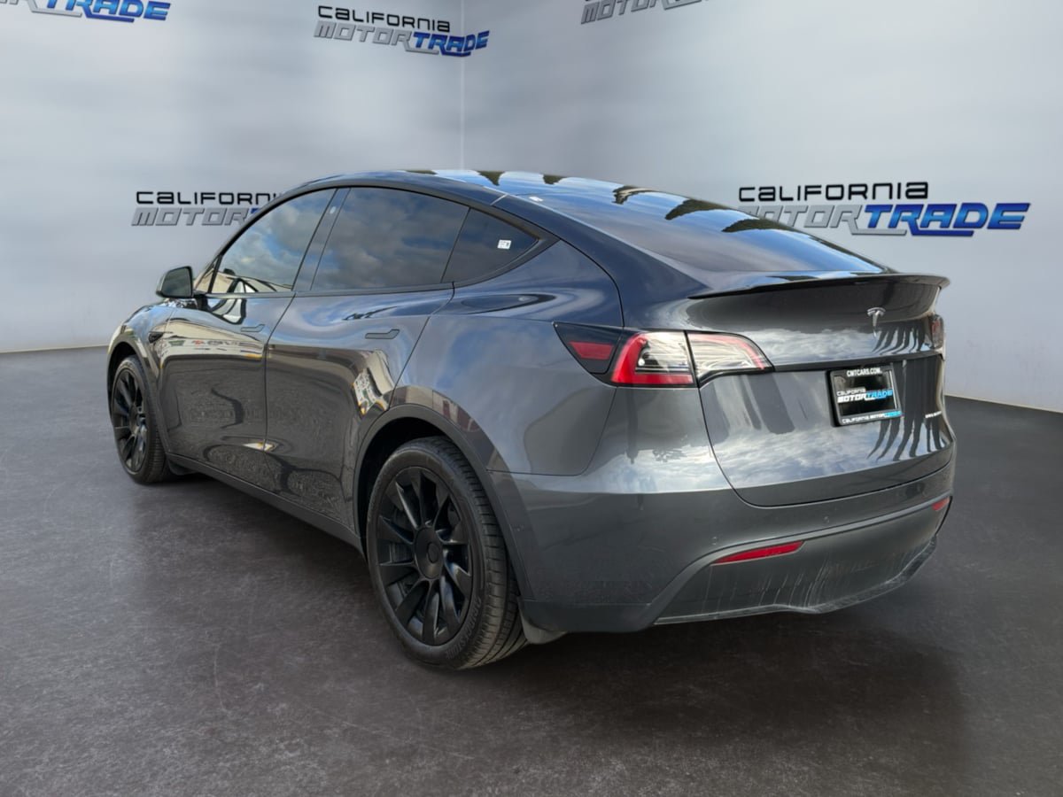 Used 2021 Tesla Model Y Long Range AWD/4WD image 7