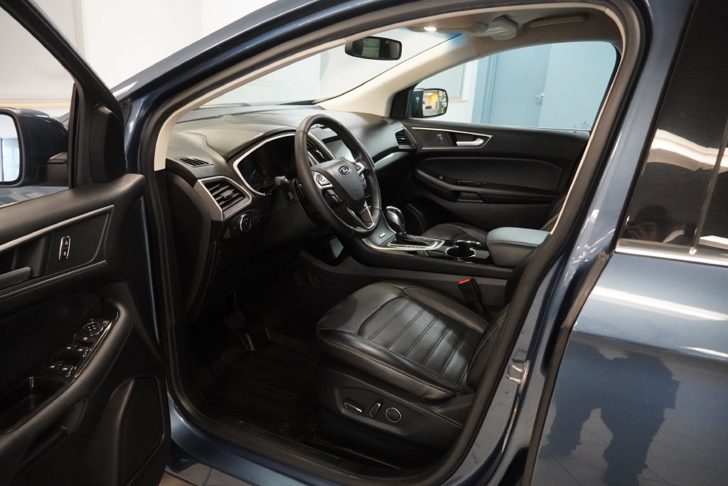 Used 2018 Ford Edge SEL w/ Equipment Group 201A AWD/4WD image 11