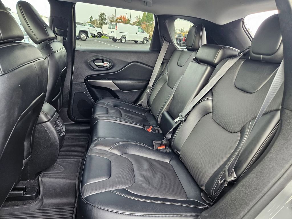 Used 2022 Jeep Cherokee Latitude Lux w/ Mopar Interior Package image 30