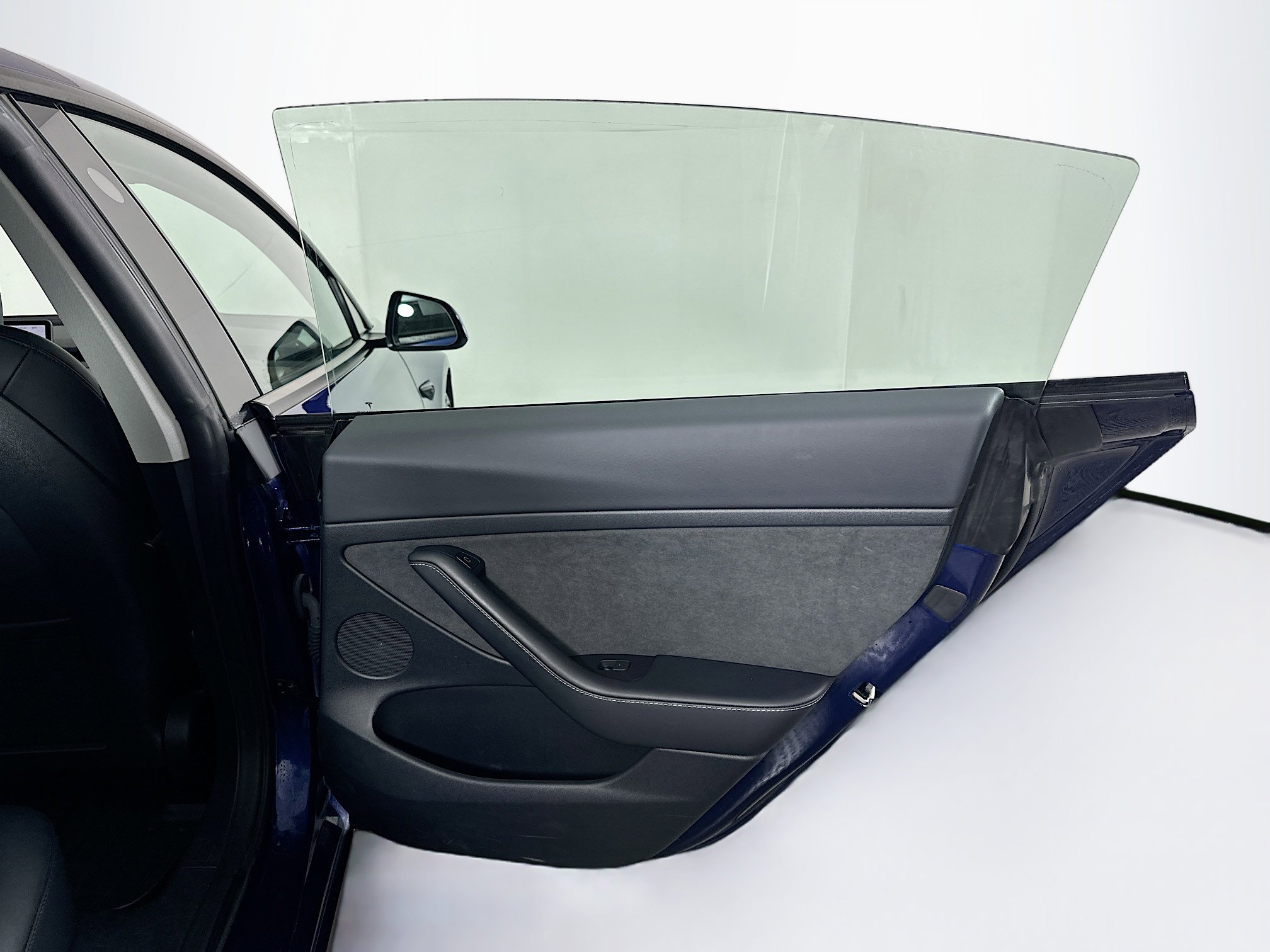 Used 2023 Tesla Model 3 Standard Range image 30